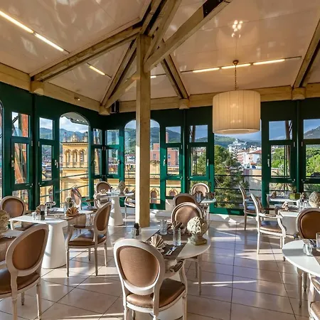 Columbia Wellness & Szálloda 4*