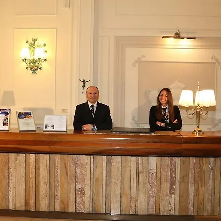 Columbia Wellness & Szálloda 4*