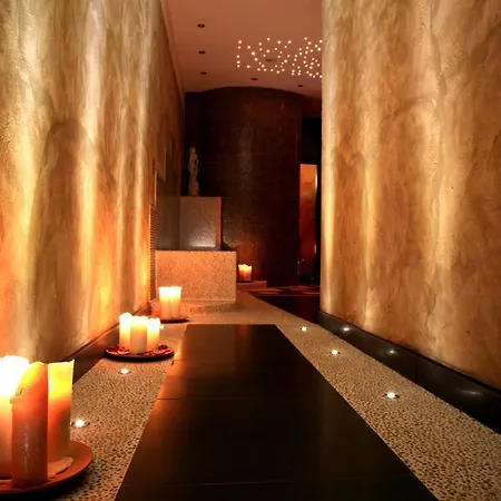 Columbia Wellness & Szálloda 4*