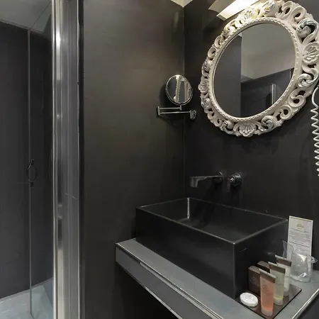 Columbia Wellness & 4*